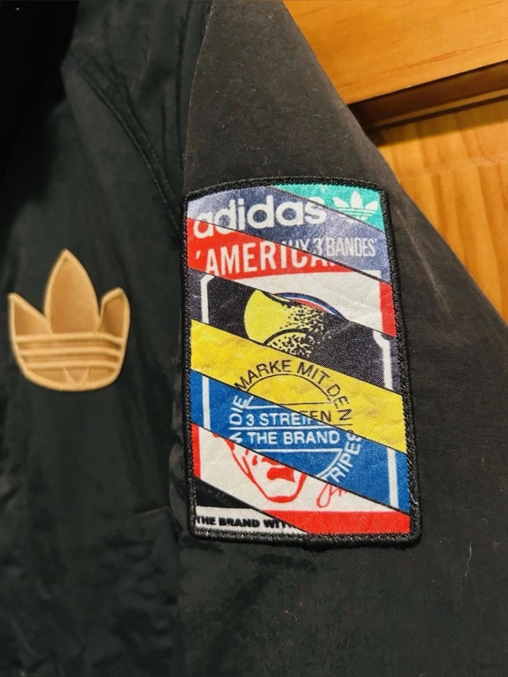 HTF Adidas Badge Down Jacket Black Size 095 Unisex Men’s Sm Wm Med EUC